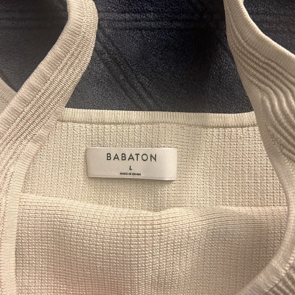 LAST CHANCE -Babaton sculpt knit crop, L, matte pearl - Picture 2 of 2